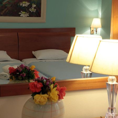 Kyniska Hotel プリトラ エクステリア 写真