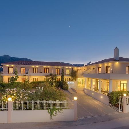 Kyniska Hotel プリトラ エクステリア 写真