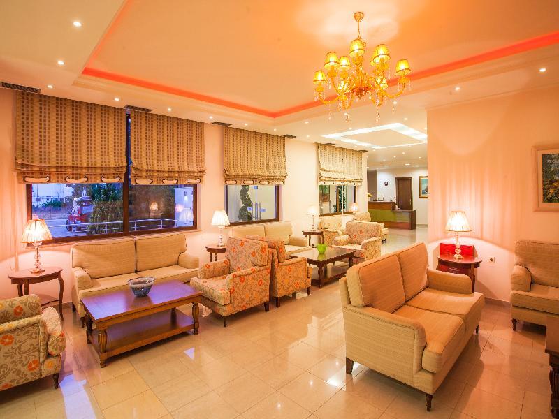 Kyniska Hotel プリトラ エクステリア 写真