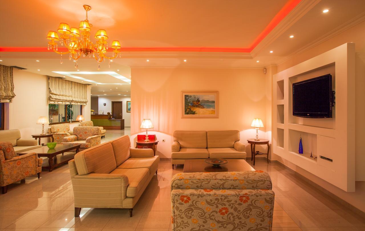Kyniska Hotel プリトラ エクステリア 写真