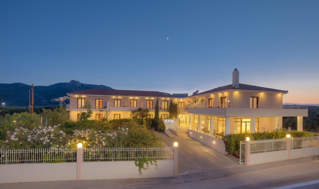 Kyniska Hotel プリトラ エクステリア 写真