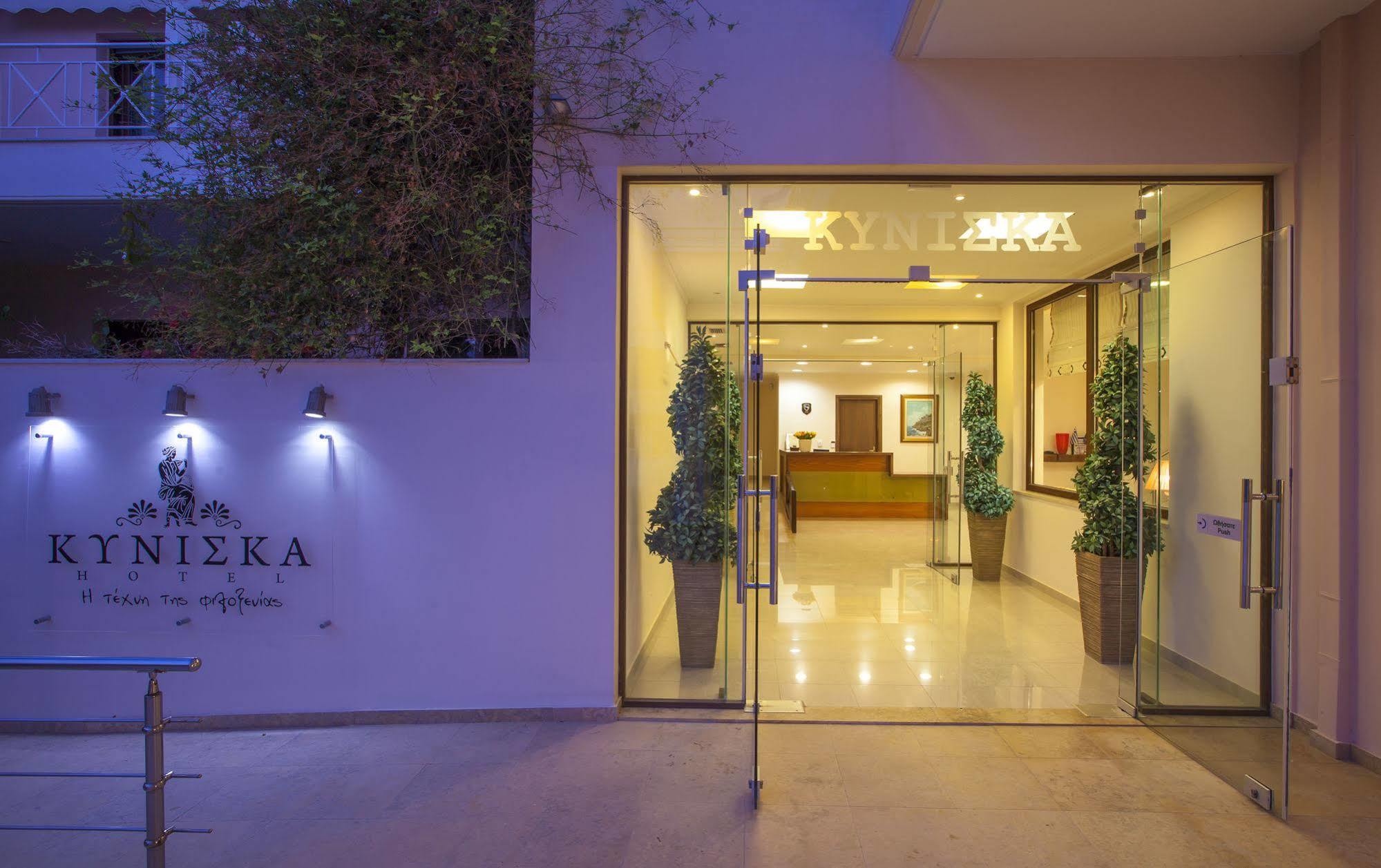 Kyniska Hotel プリトラ エクステリア 写真